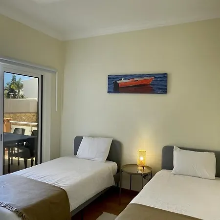Oura Oasis B - Shared Pool - 6 Guests - *